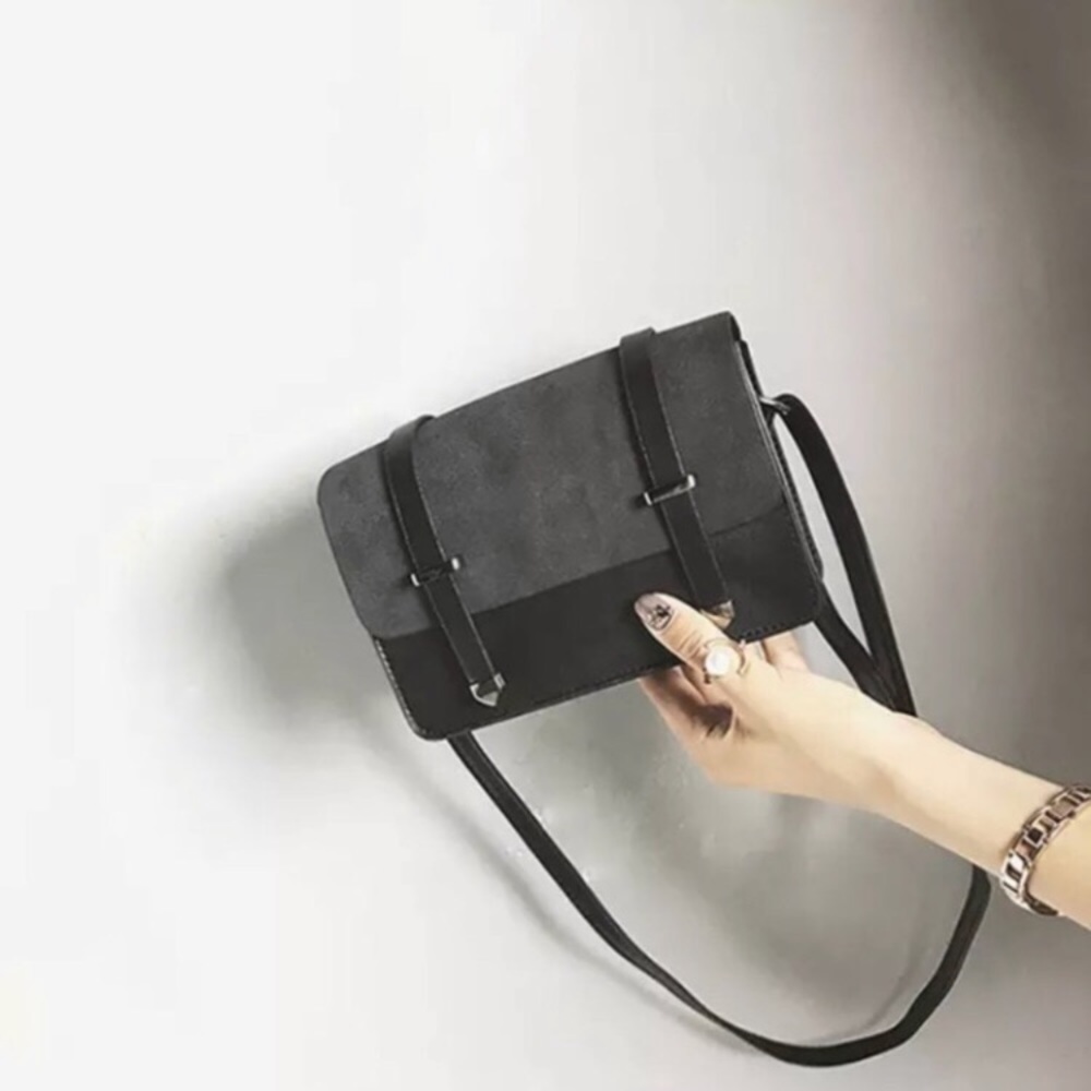 Black Messenger Tote - Picture 4 of 8
